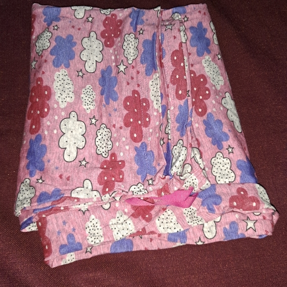 Relax Fit Women Capris Pant - Picture 3 of 5